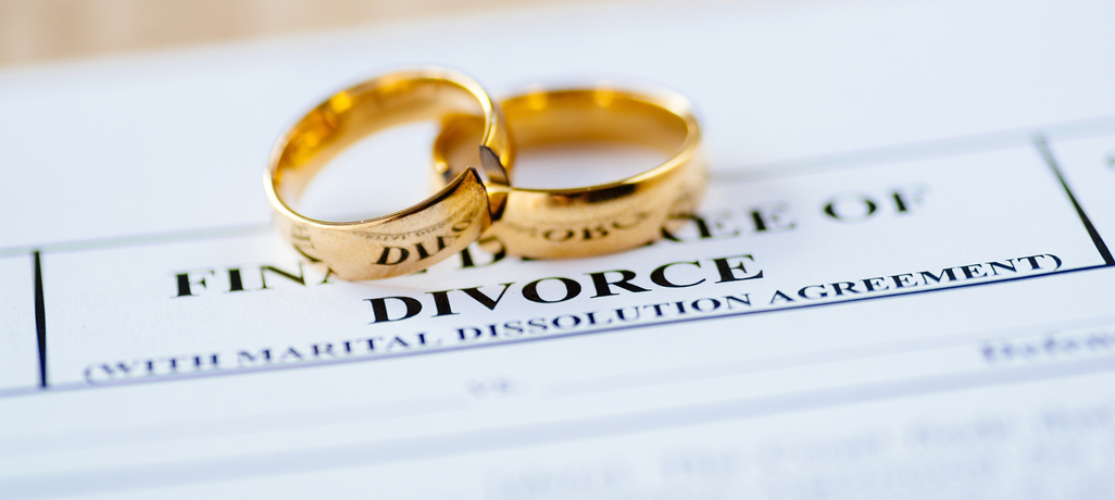 2 rings on divorce papers