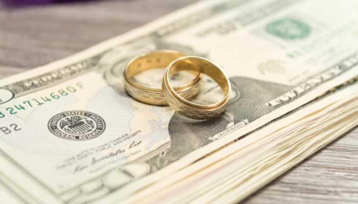 Property settlement agreement of broken couple, divorce concept